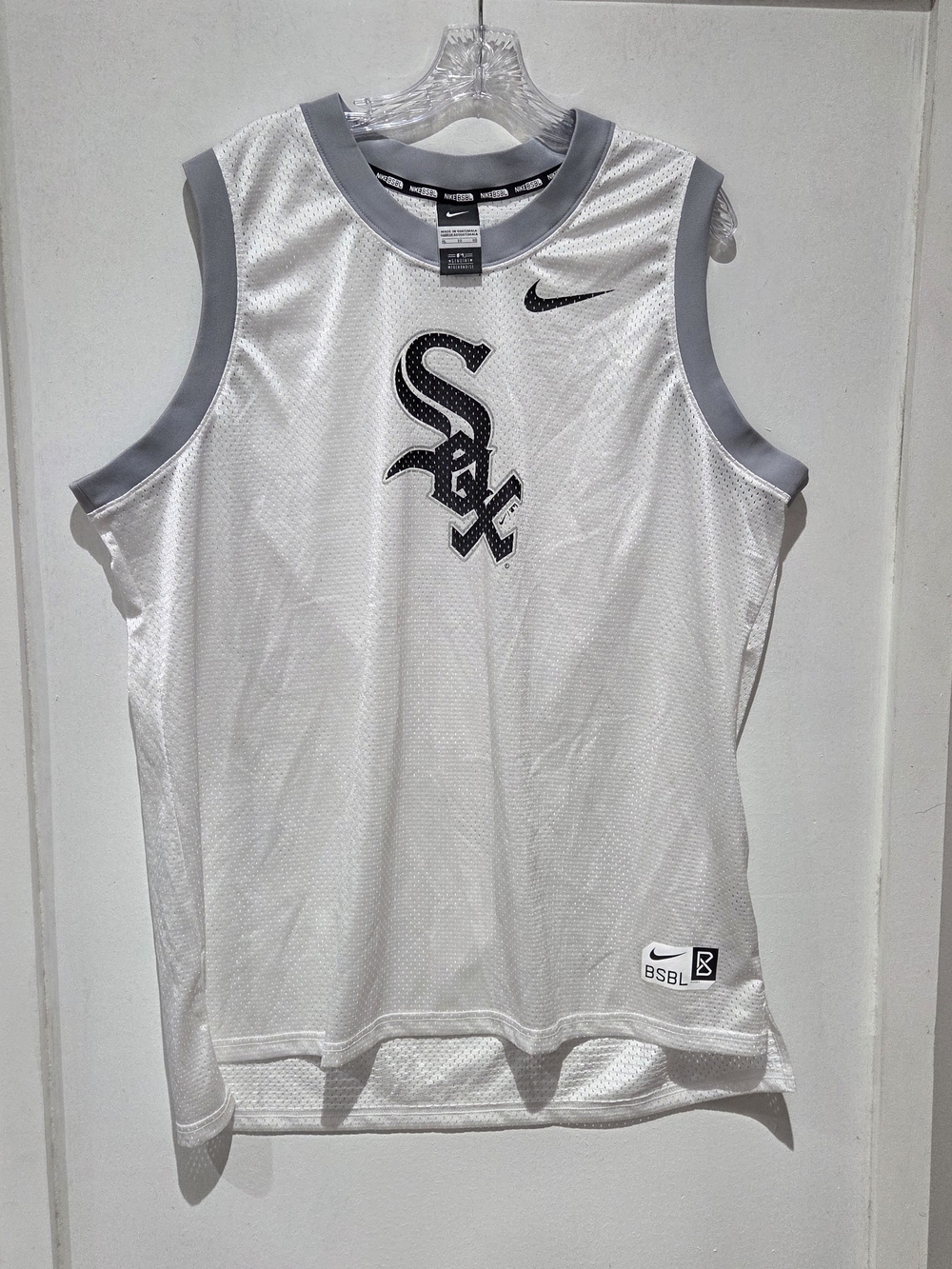 Nike Men’s White and Gray Sleeveless Baseball Jersey